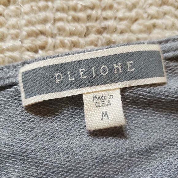 NWT Heather Gray Ruffle Sleeve Top - Picture 4 of 5